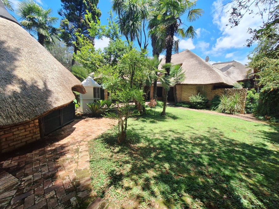 5 Bedroom Property for Sale in Mooivallei Park North West